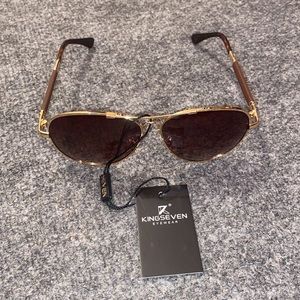 NWT - Trendy Unisex Titanium Stainless-Steel Alloy Polarized Aviator Sunglasses